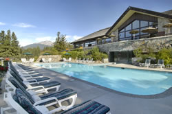 pool at the jasper park lodge